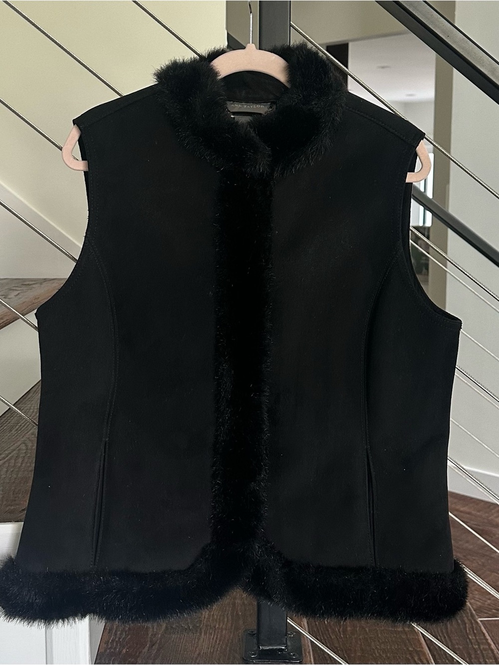 Ann Taylor Faux Fur Trim Vest Black Suede Sleeveless Winter  Gilet | Size:L
